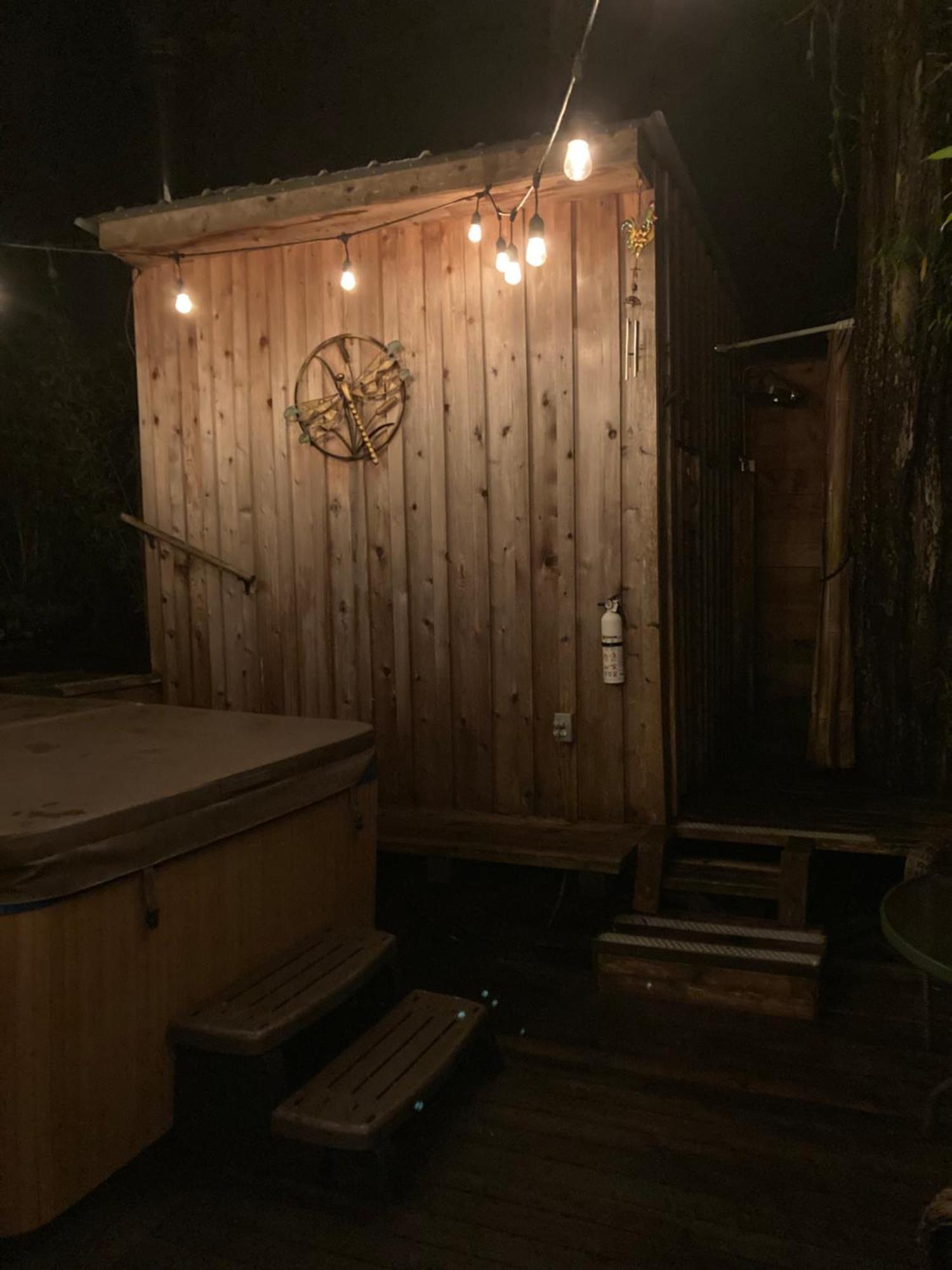 Forest Sweet Retreat Hot Tub & Wood Fired Sauna Ucluelet Exterior photo